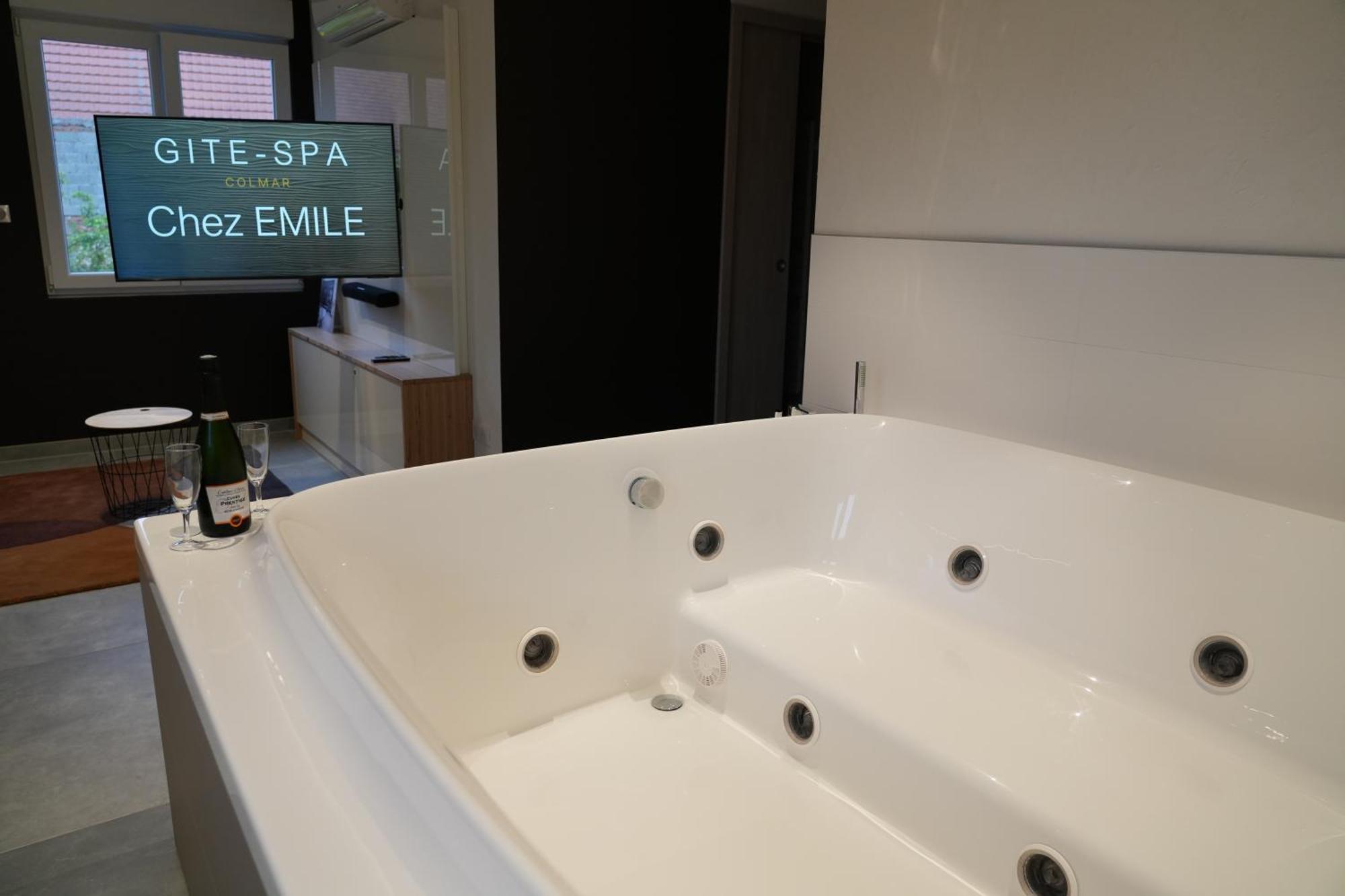 Gite Spa L'Atelier Emile - Spa Privatif - 5 Min Colmar Sainte-Croix-en-Plaine 外观 照片