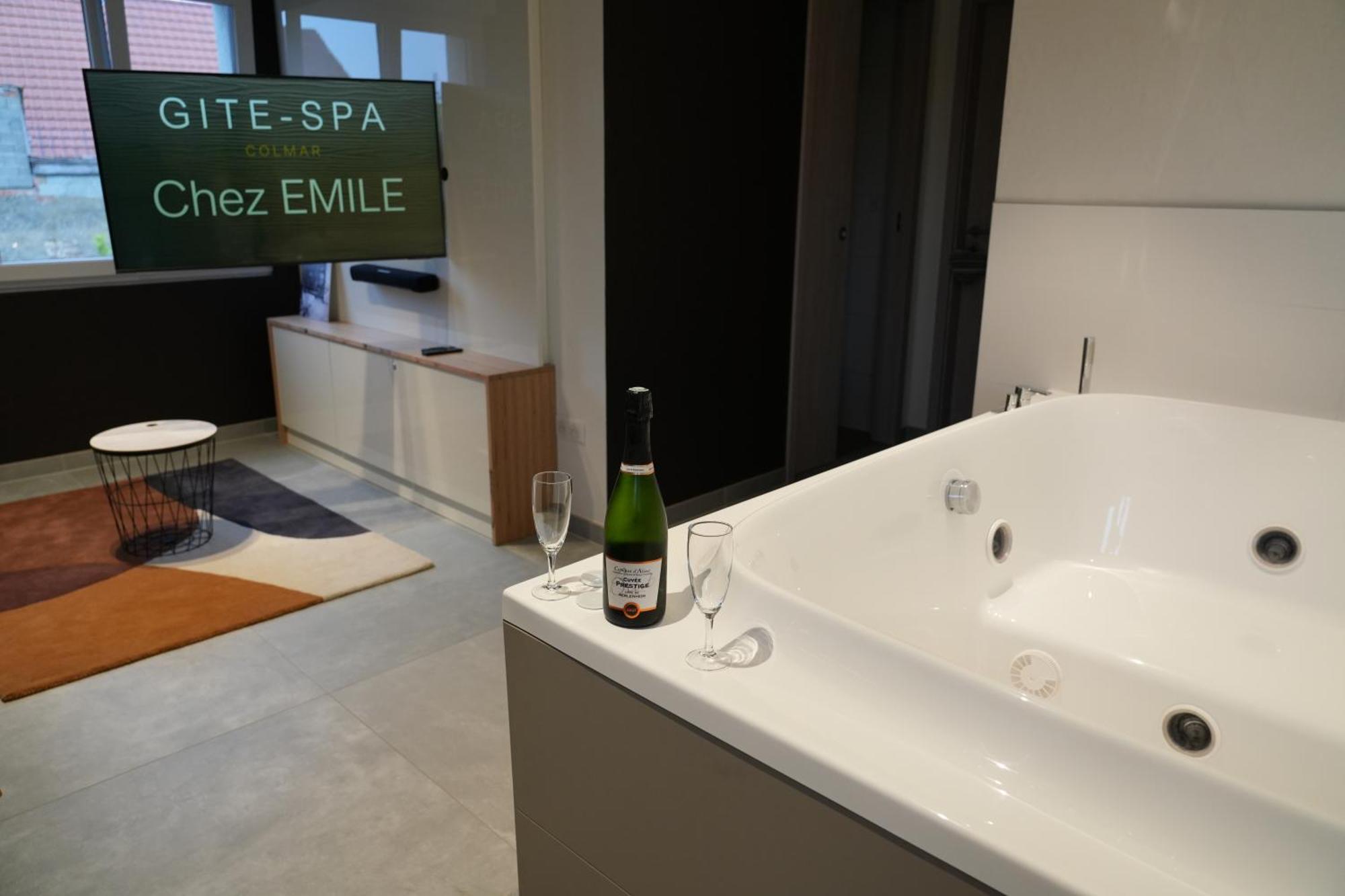 Gite Spa L'Atelier Emile - Spa Privatif - 5 Min Colmar Sainte-Croix-en-Plaine 外观 照片