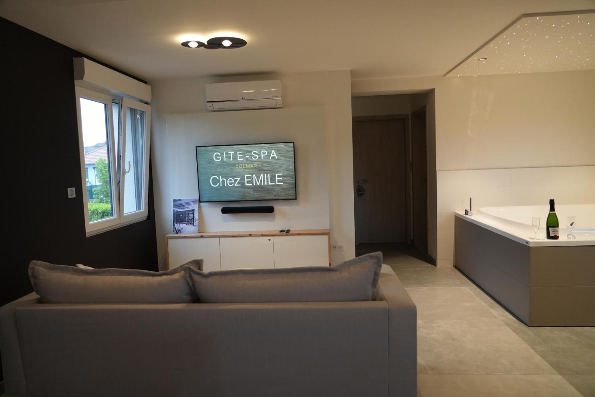 Gite Spa L'Atelier Emile - Spa Privatif - 5 Min Colmar Sainte-Croix-en-Plaine 客房 照片